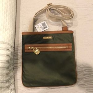Michael Kors Kempton Crossbody // Loden green